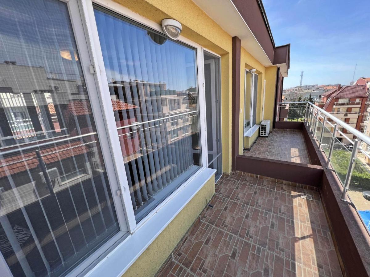 Valemar Apartments Pomorie Bagian luar foto