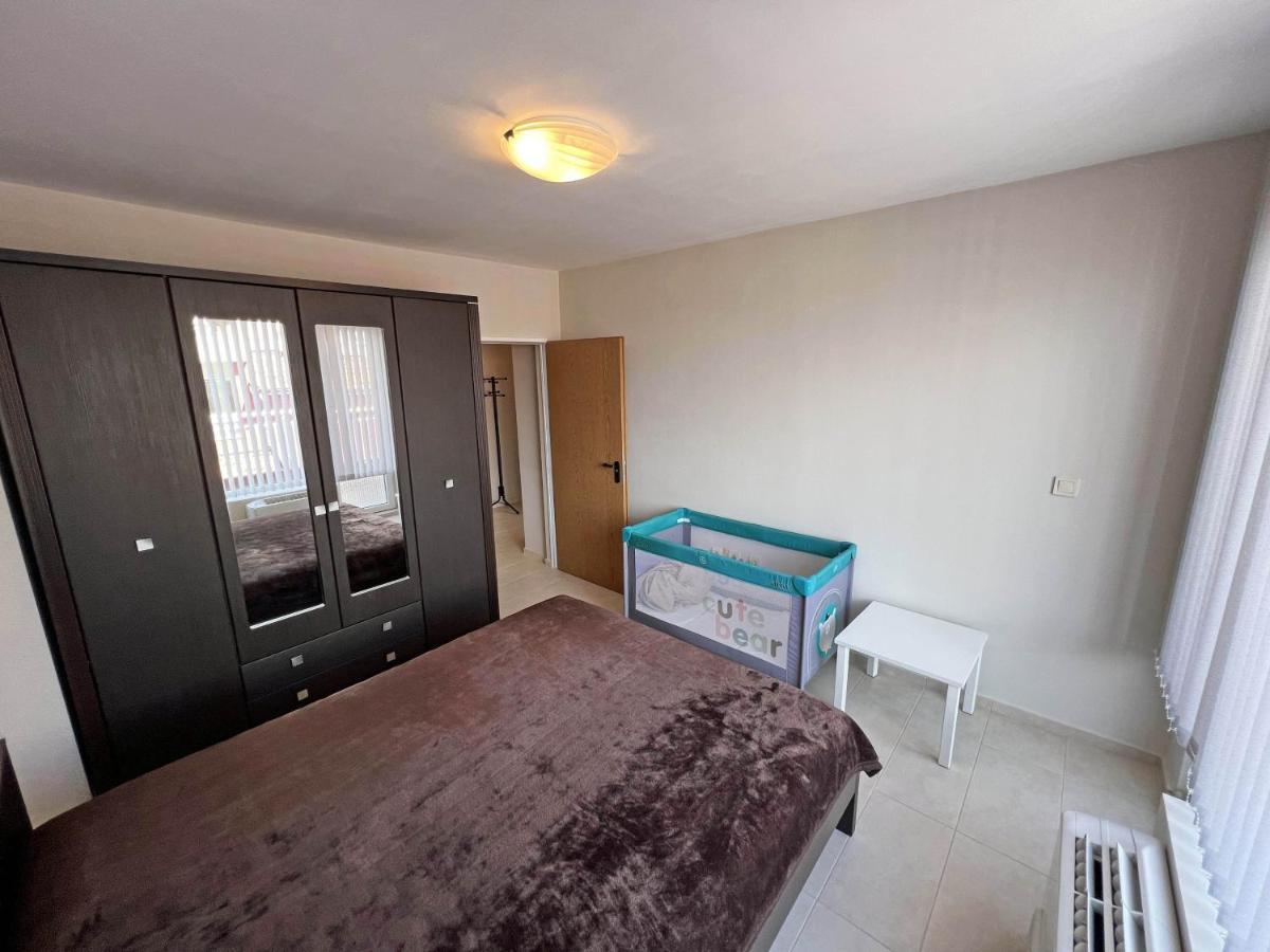 Valemar Apartments Pomorie Bagian luar foto