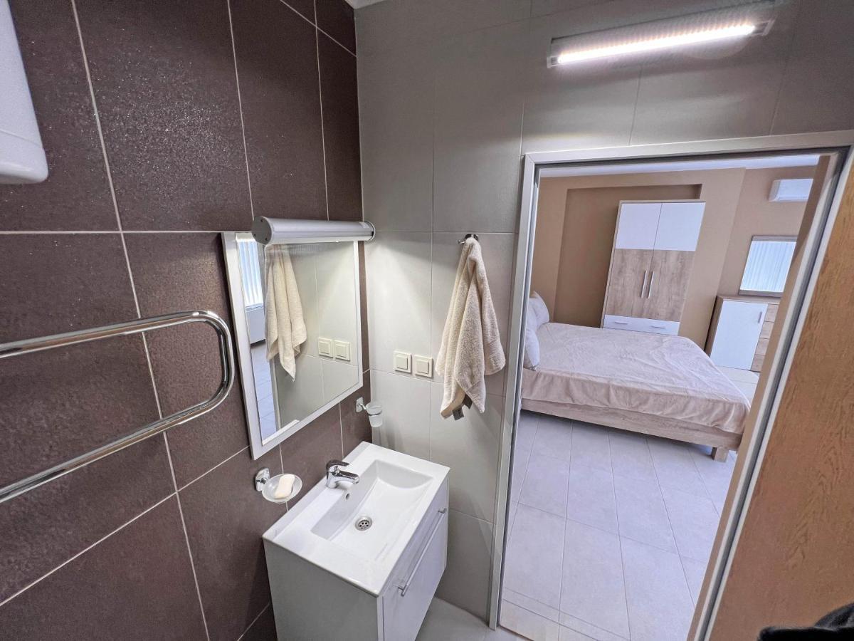 Valemar Apartments Pomorie Bagian luar foto