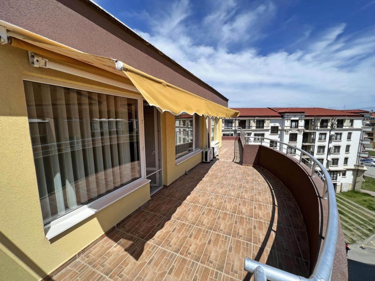 Valemar Apartments Pomorie Bagian luar foto