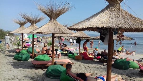 Valemar Apartments Pomorie Bagian luar foto