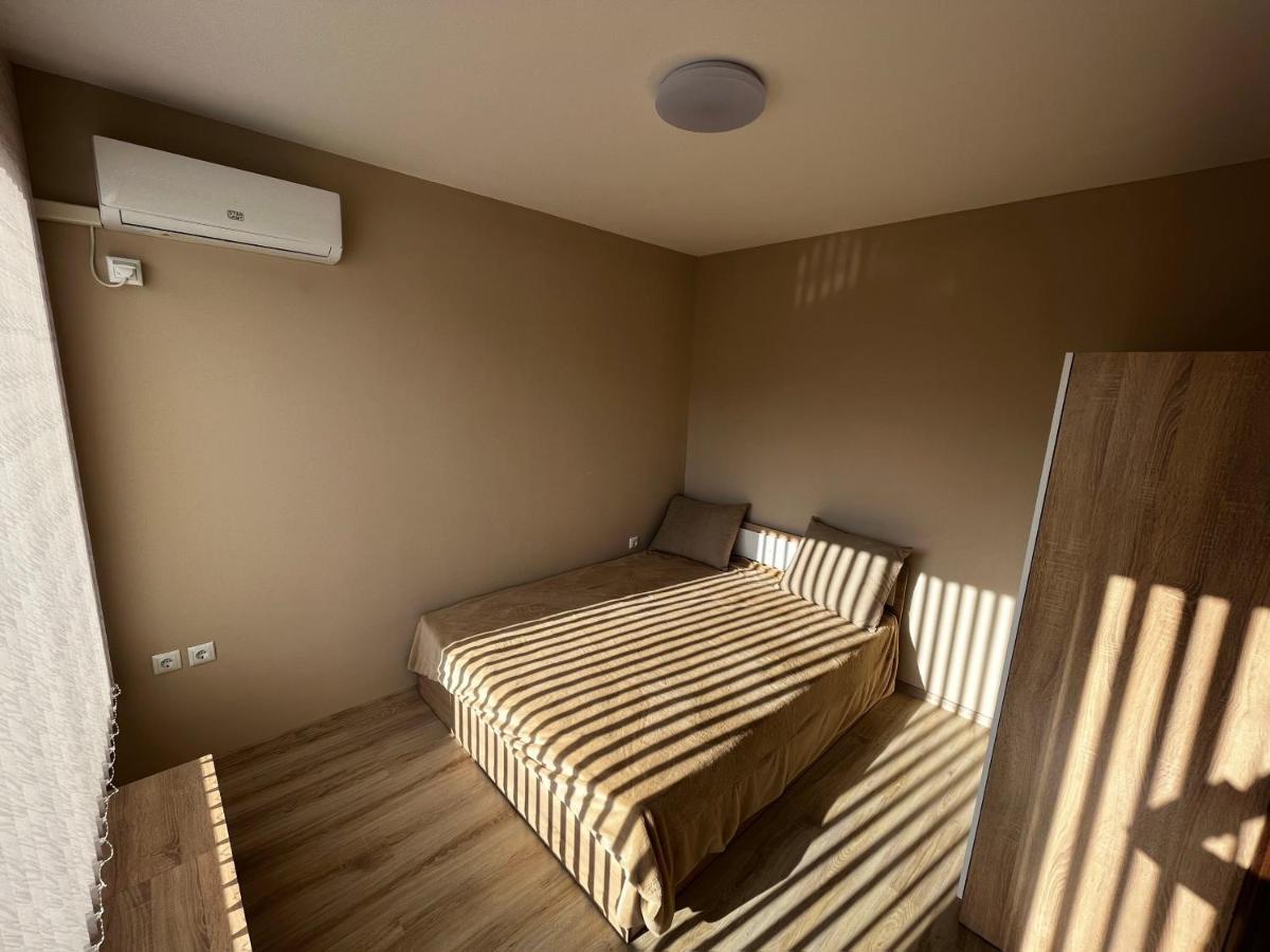 Valemar Apartments Pomorie Bagian luar foto