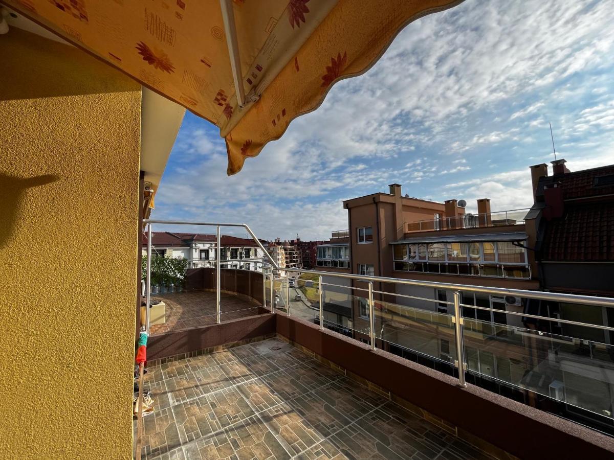 Valemar Apartments Pomorie Bagian luar foto