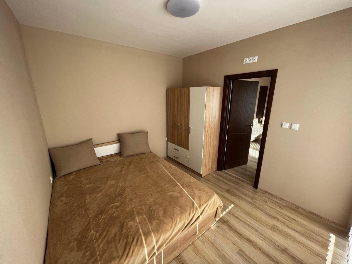 Valemar Apartments Pomorie Bagian luar foto
